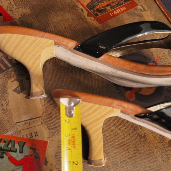 CABRIZI Black Patent Leather Kitten Heel Sandal - Picture 10 of 10